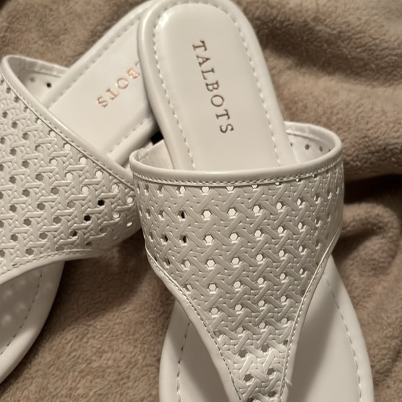 Talbot White Sandals 9 - Picture 2 of 4